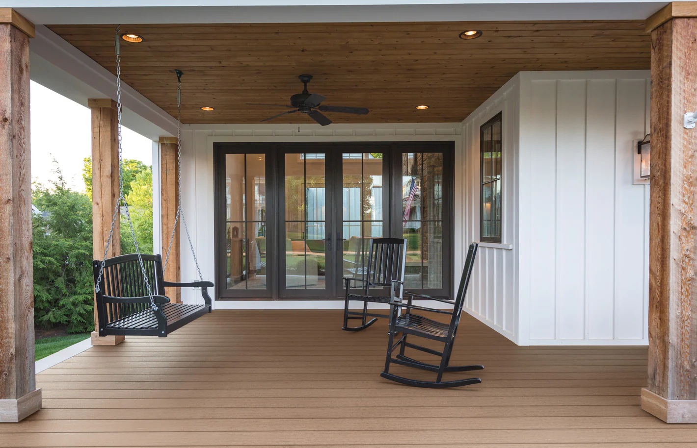 Terrasse composite Eon Decking en couleur Coastal Gray