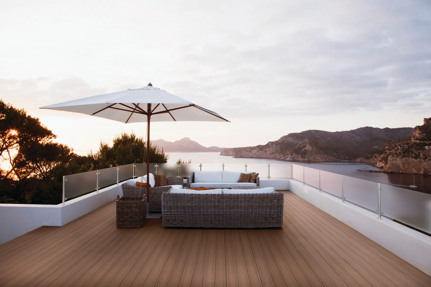 Image de terrasse composite solide